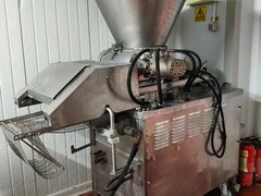 Masina de format hamburger, Stek, Falafel- Model Rotoform 745