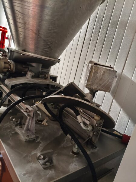 Masina de format hamburger, Stek, Falafel- Model Rotoform 745