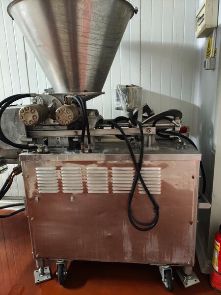 Masina de format hamburger, Stek, Falafel- Model Rotoform 745